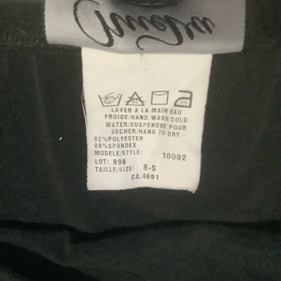 NUEVA BLAK AND WHITE ELASTIC SKIRT/ Size 8 - Picture 6 of 9